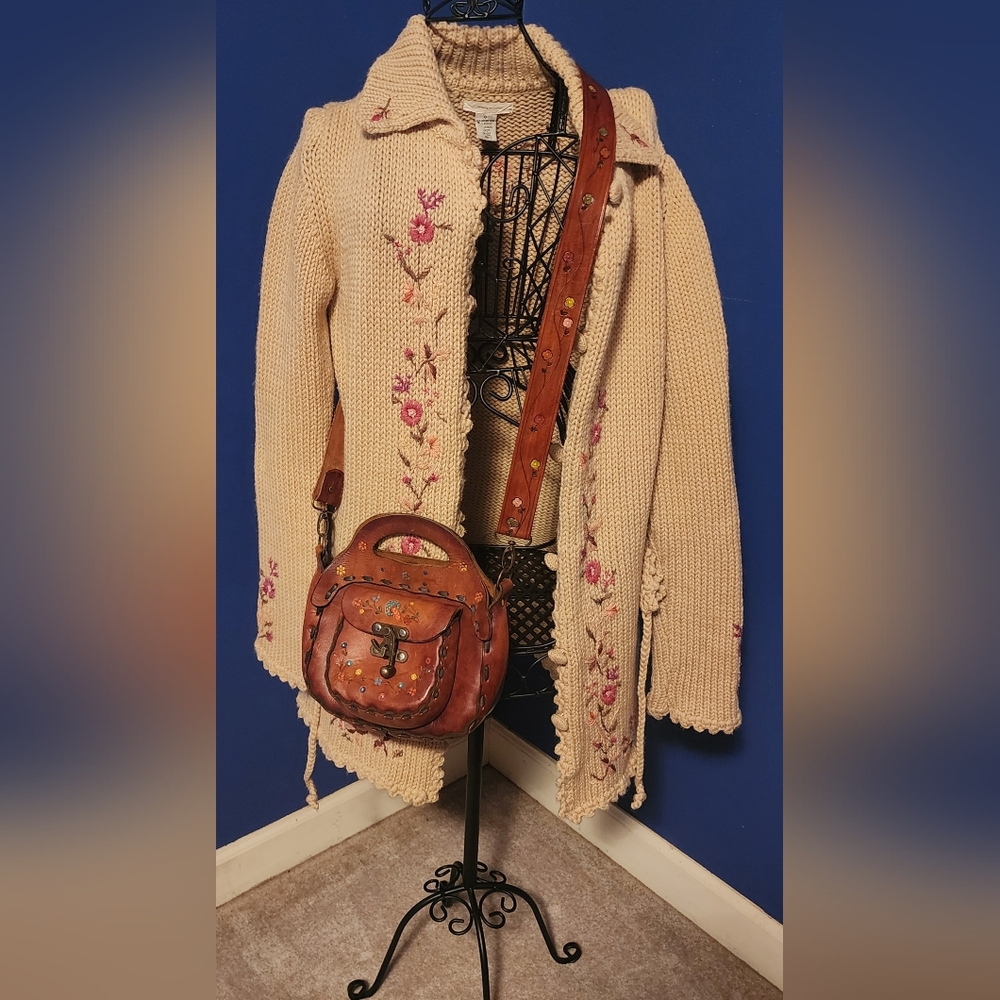 VINTAGE TOOLED LEATHER SADDLE BAG